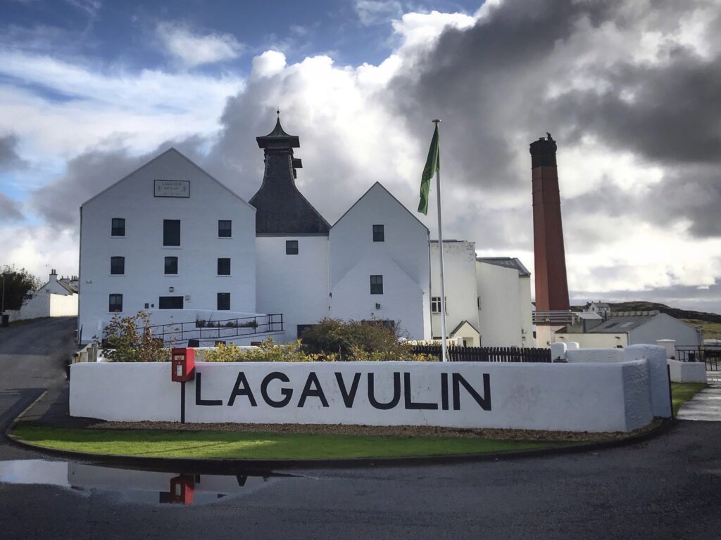 lagavulin distillery tour from glasgow
